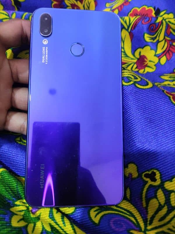 Huawei nova 3i 0