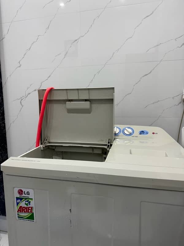 LG Semi Automatic Washing Machine 2