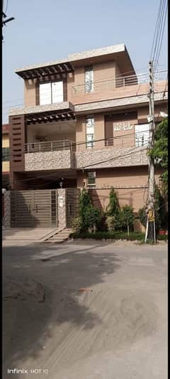 10 marla double story luxiours house for sale facing park