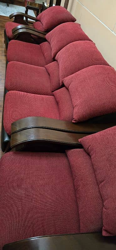 5-Seater Seesham Wood Sofa – Excellent Condition! 1