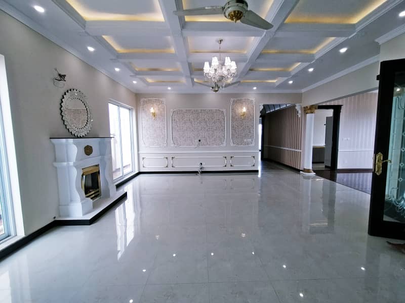 10 Marla Most Beautiful House For Sale DHA phase 7 5