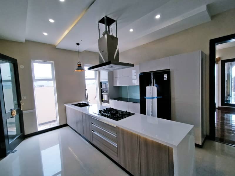 10 Marla Most Beautiful House For Sale DHA phase 7 10