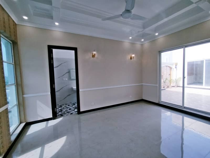 10 Marla Most Beautiful House For Sale DHA phase 7 37