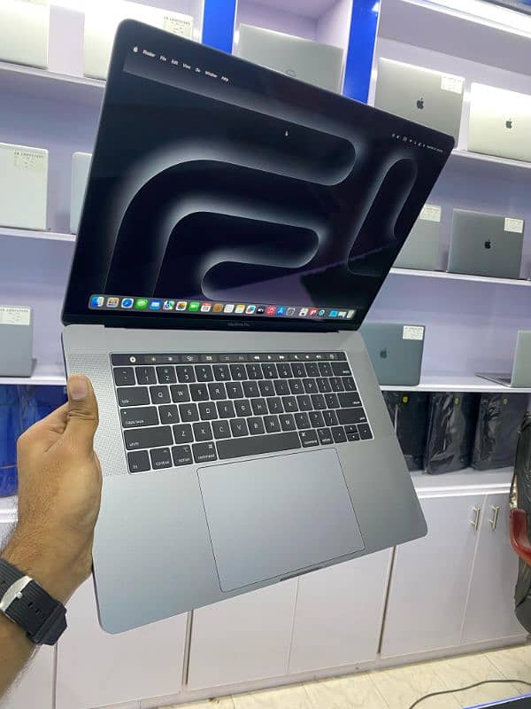 MACBOOK PRO (2018) 4