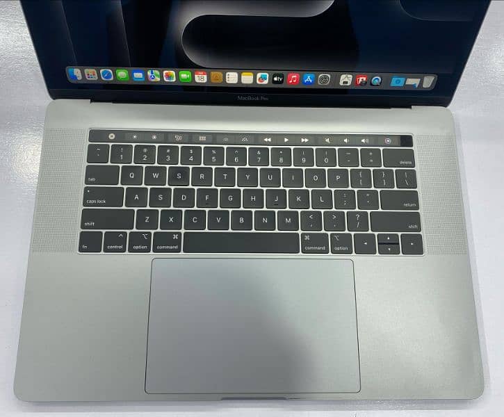 MACBOOK PRO (2018) 5