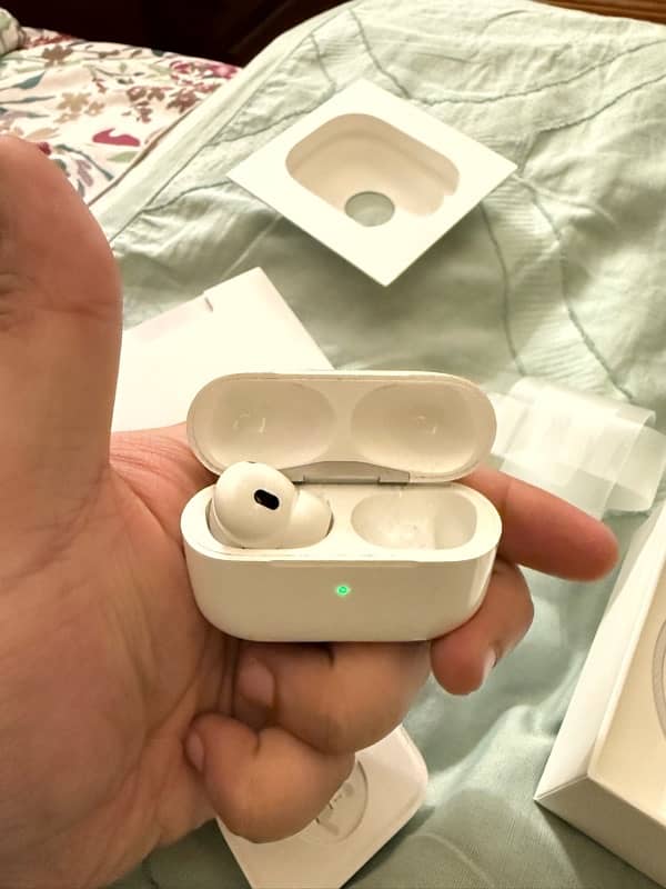 Brand-new AirPods Pro second generation wireless charging 0