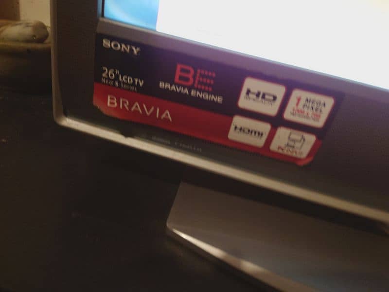 Sony Bravia lcd,  older model, slight lines on screen, urgent sell 0