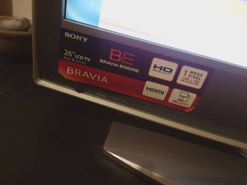 Sony Bravia lcd,  older model, slight lines on screen, urgent sell 2