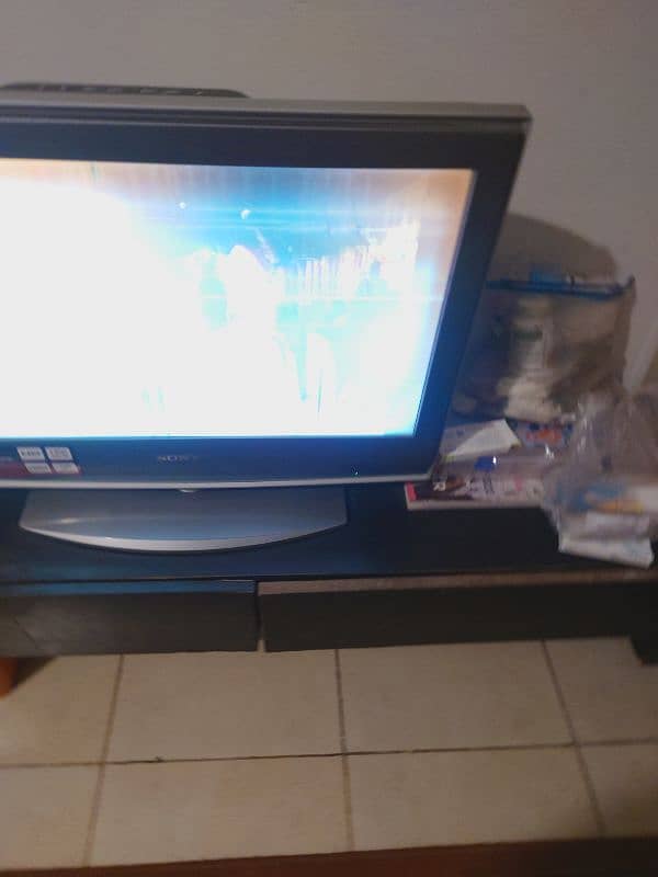 Sony Bravia lcd,  older model, slight lines on screen, urgent sell 4