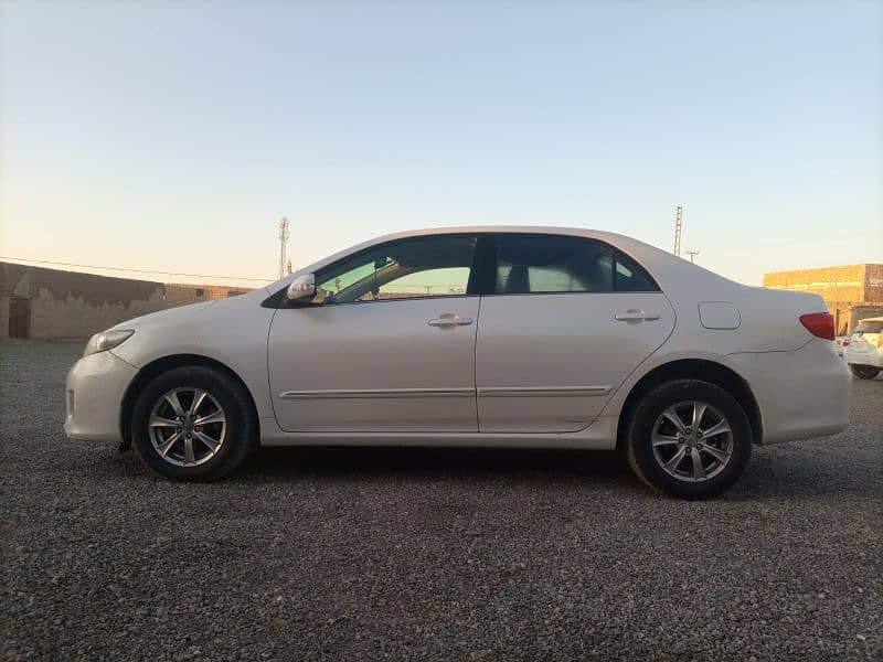 Toyota Corolla Altis 2012 1