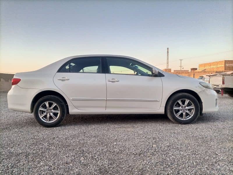 Toyota Corolla Altis 2012 3