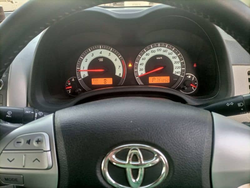 Toyota Corolla Altis 2012 6