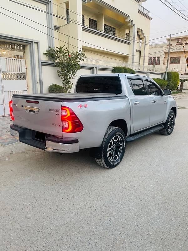 Toyota Hilux 2021 Revo 3