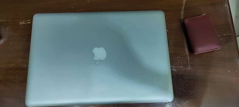 MacBook pro 2012 0