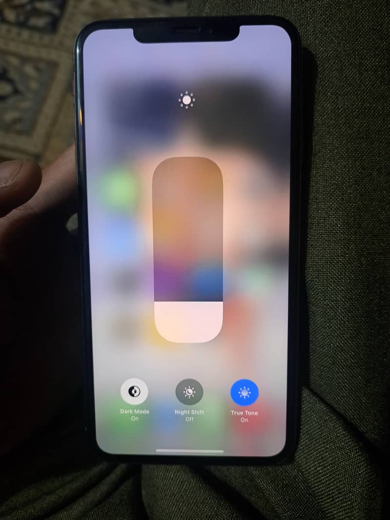 Apple iPhone XS Max 4