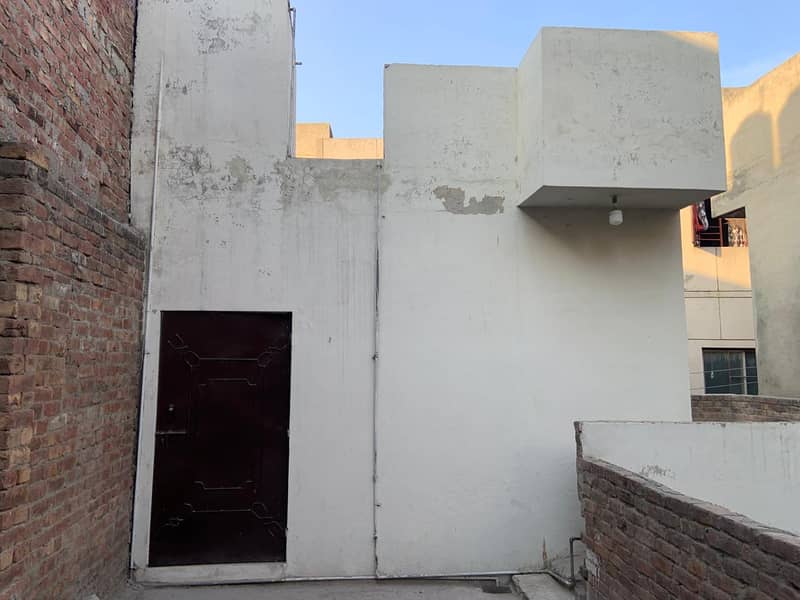 5 Marla Old but soliderrected, specious and beautiful House  for sale 0