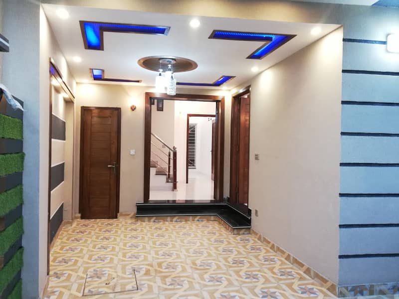 Like Brand New Marla Luxury House Available For Sale In AA Block Bahria Town Lahore 2