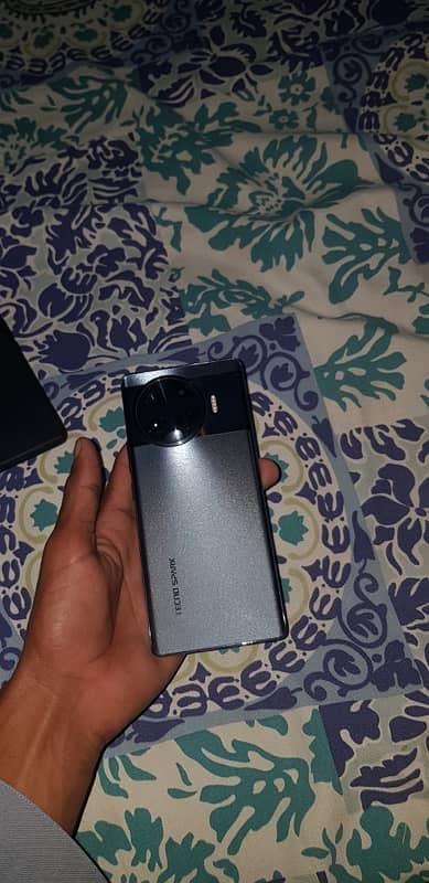 tecno spark 20 pro plus 5