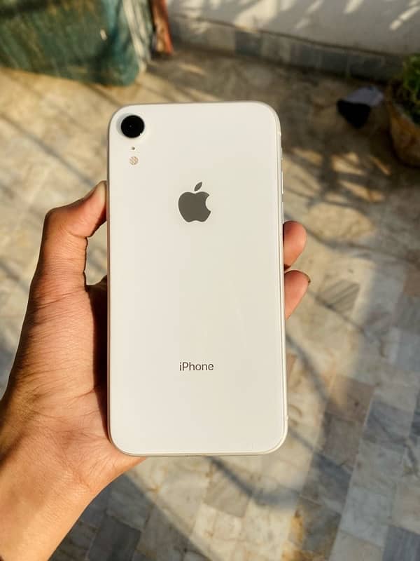 iPhone XR 0