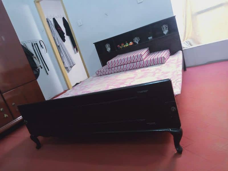 bed used 9