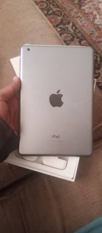 "Apple iPad Mini 2 (32GB, WiFi) – Excellent Condition 9/10 1