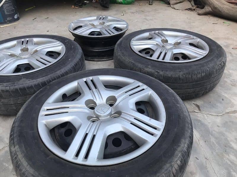 Rims Saday 15" with Tyres and wheel cups 5