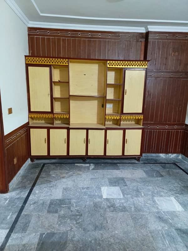 10MARLA MARBLE CHIPS FLOORING UPPER PORTION FOR RENT IN ALLAMA IQBAL TOWN 0