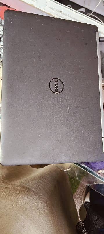 Dell Latitude E7470 1