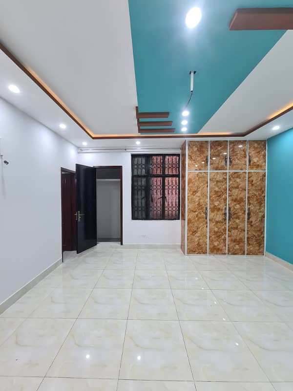 10MARLA NEW TILE FLOORING UPPER PORTION FOR RENT IN ALLAMA IQBAL TOWN 0