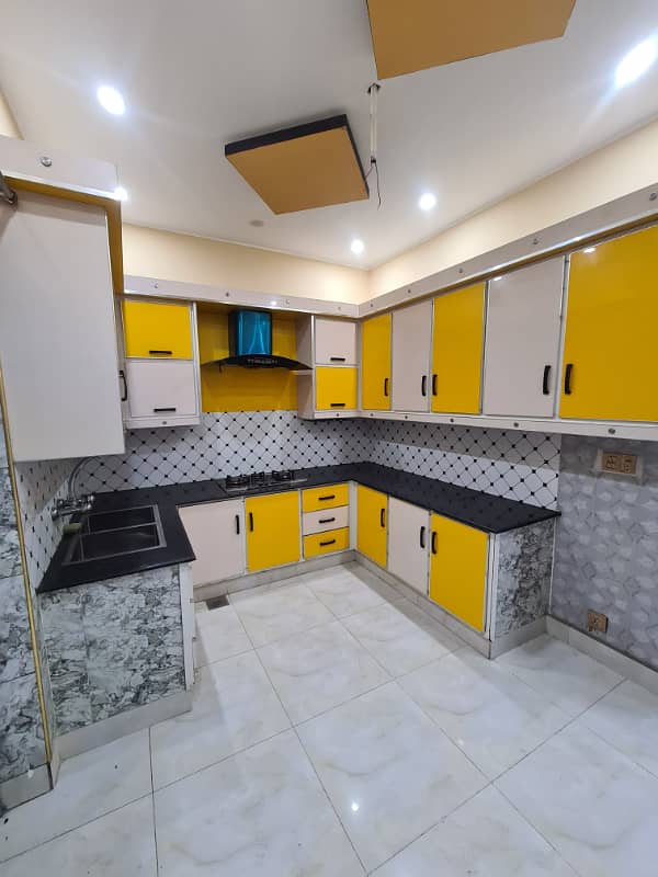 10MARLA NEW TILE FLOORING UPPER PORTION FOR RENT IN ALLAMA IQBAL TOWN 2