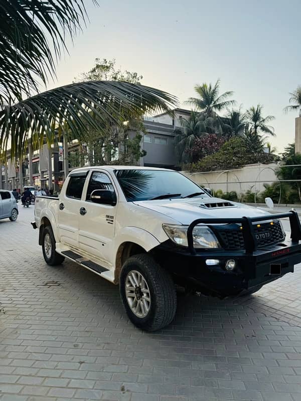 Toyota Hilux 2012 3