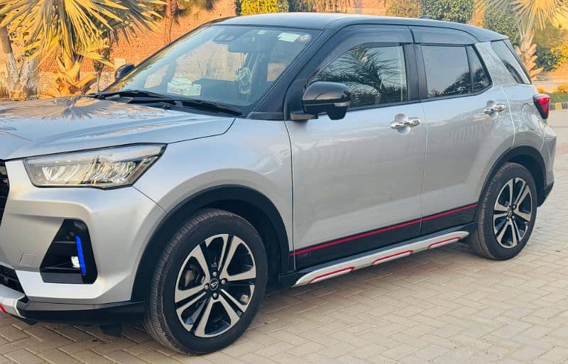 Daihatsu Rocky z full option 2019 3