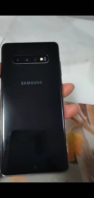 Samsung s10 8/128 2