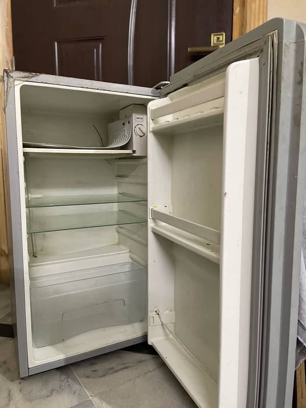 Canon 1 door fridge 1