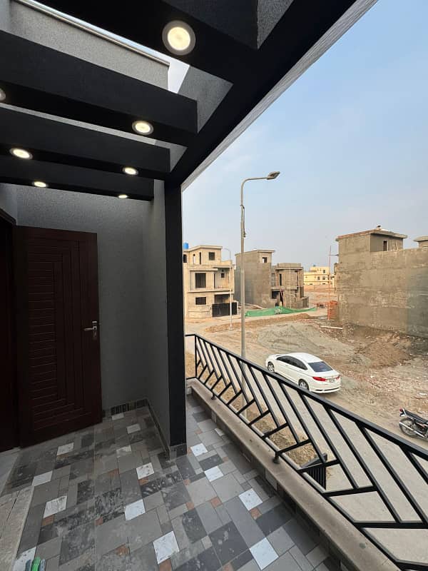 5 MARLA BRAND NEW HOUSE FOR SALE IN PARK VIEW CITY LAHORE 9