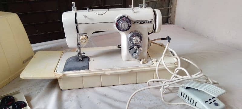 Janome 672 urgent sale need cash 1