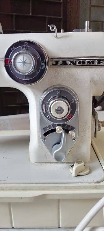 Janome 672 urgent sale need cash 5