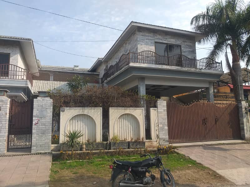 Chaklala Scheme,3 house 1