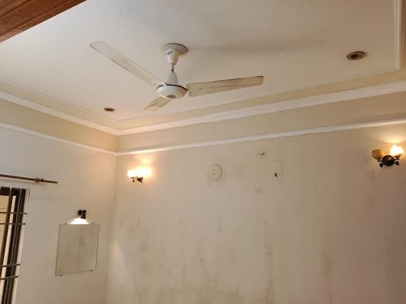 1 kanal Upper Portion Available In Abdalian Society Near By UCP University And Shoukat Khanam 13