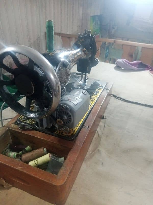 ROBEELA Sewing machine for Urgent sale 0