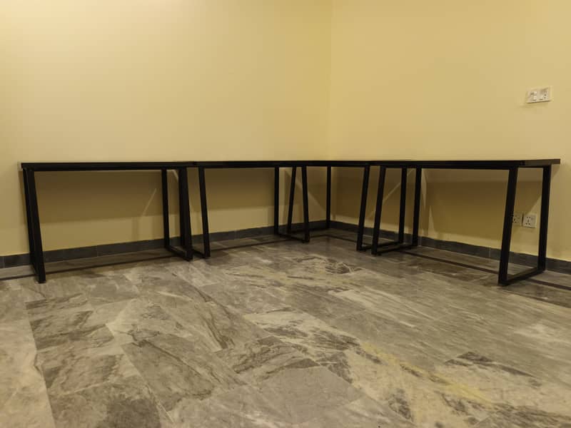 5 Office/Study/Work Tables in Excellent Condition 3