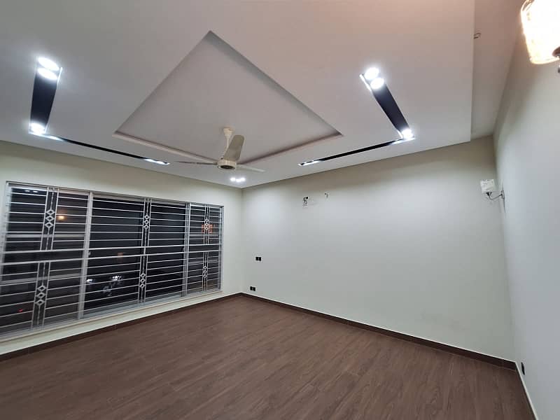 1 kanal Upper Portion Available In Abdalian Society Near By UCP University And Shoukat Khanam 10