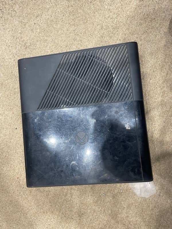 Xbox 360 500gb with 25 discs 1