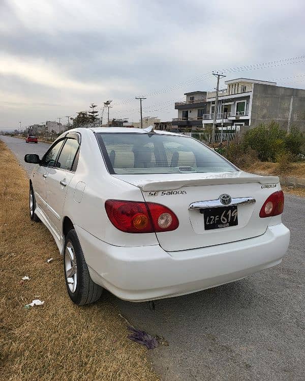 Toyota Corolla SE Saloon 2004 3