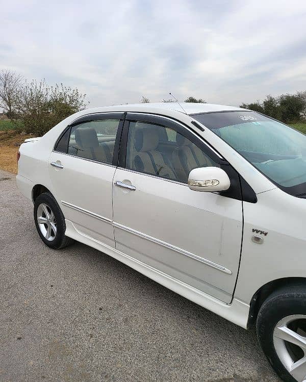 Toyota Corolla SE Saloon 2004 4