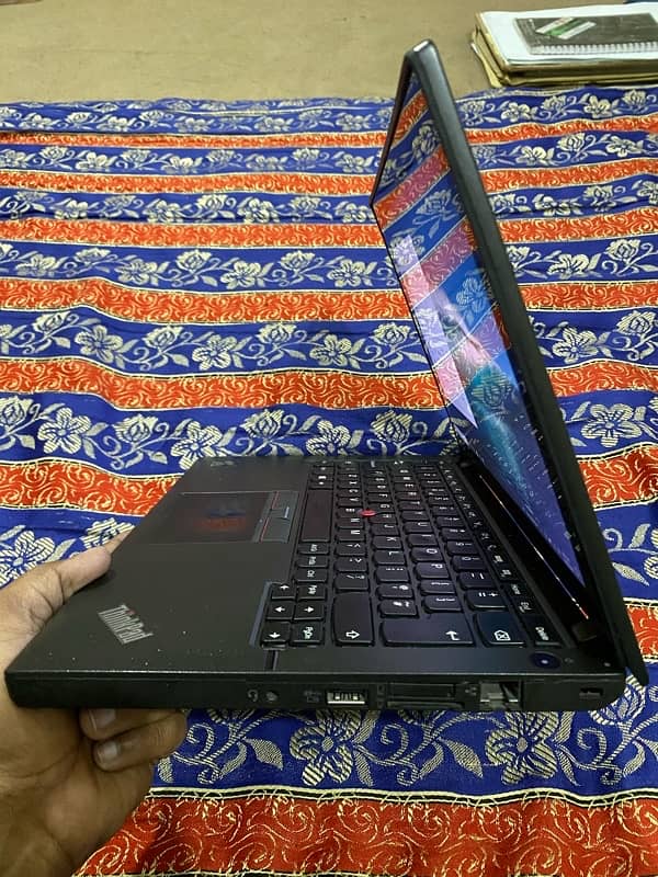 Lenovo ThinkPad X250 Model With Touch Panel 4