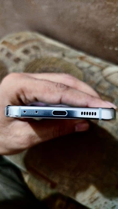 Samsung ZFlip 5 non PTA,10/10,Water Resistant 11