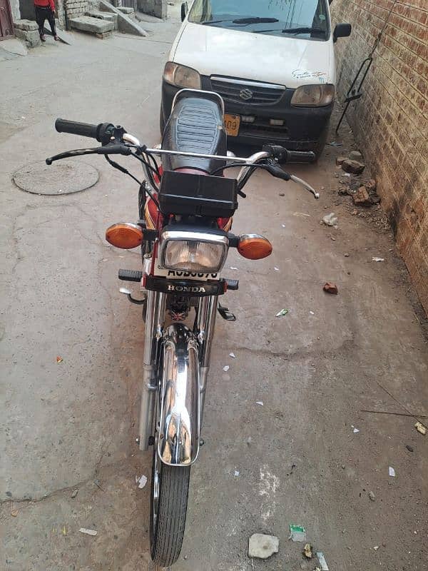 Honda 125 Condition 10/10 Urgent Sale 100% Ok Hai Koi Fault Nai 1