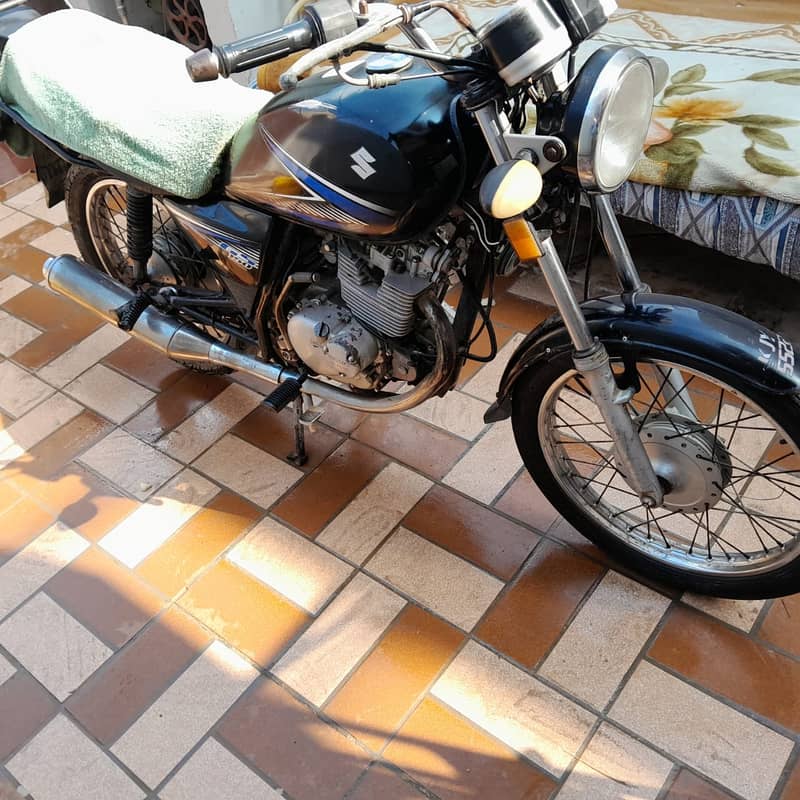 Suzuki GS 150 2017 model karachi no. 1