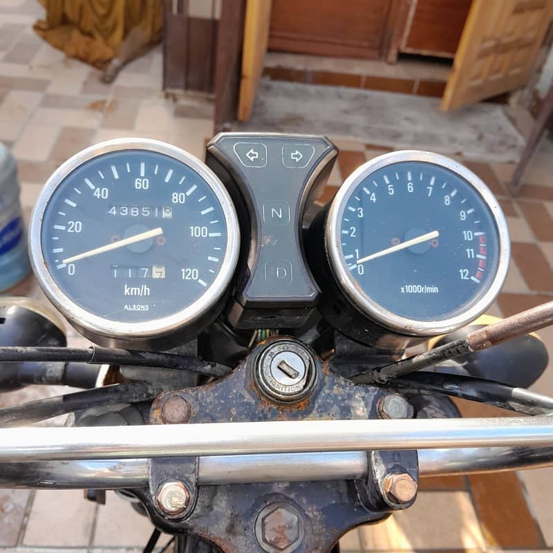 Suzuki GS 150 2017 model karachi no. 3